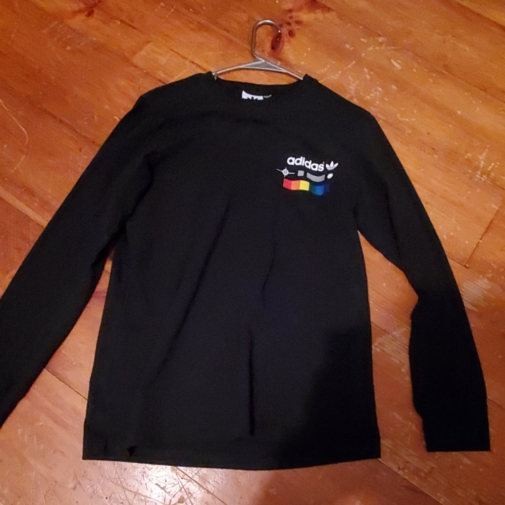 **Limmited Addition** Adidas Gaphic Tee